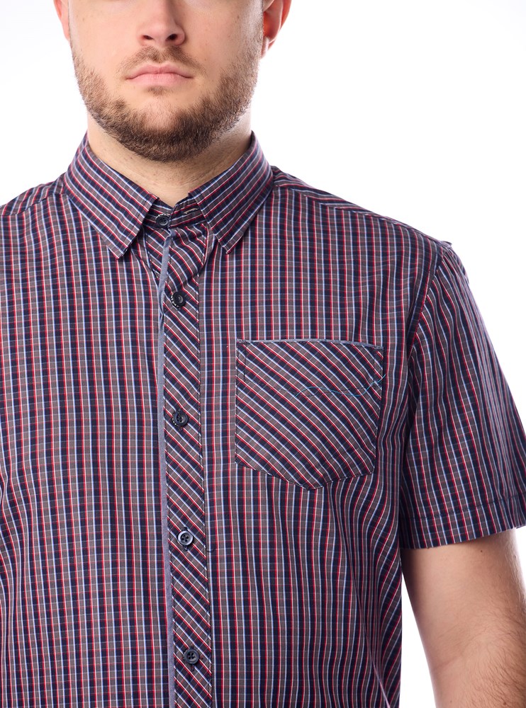 Men's casual short sleeve shirt
