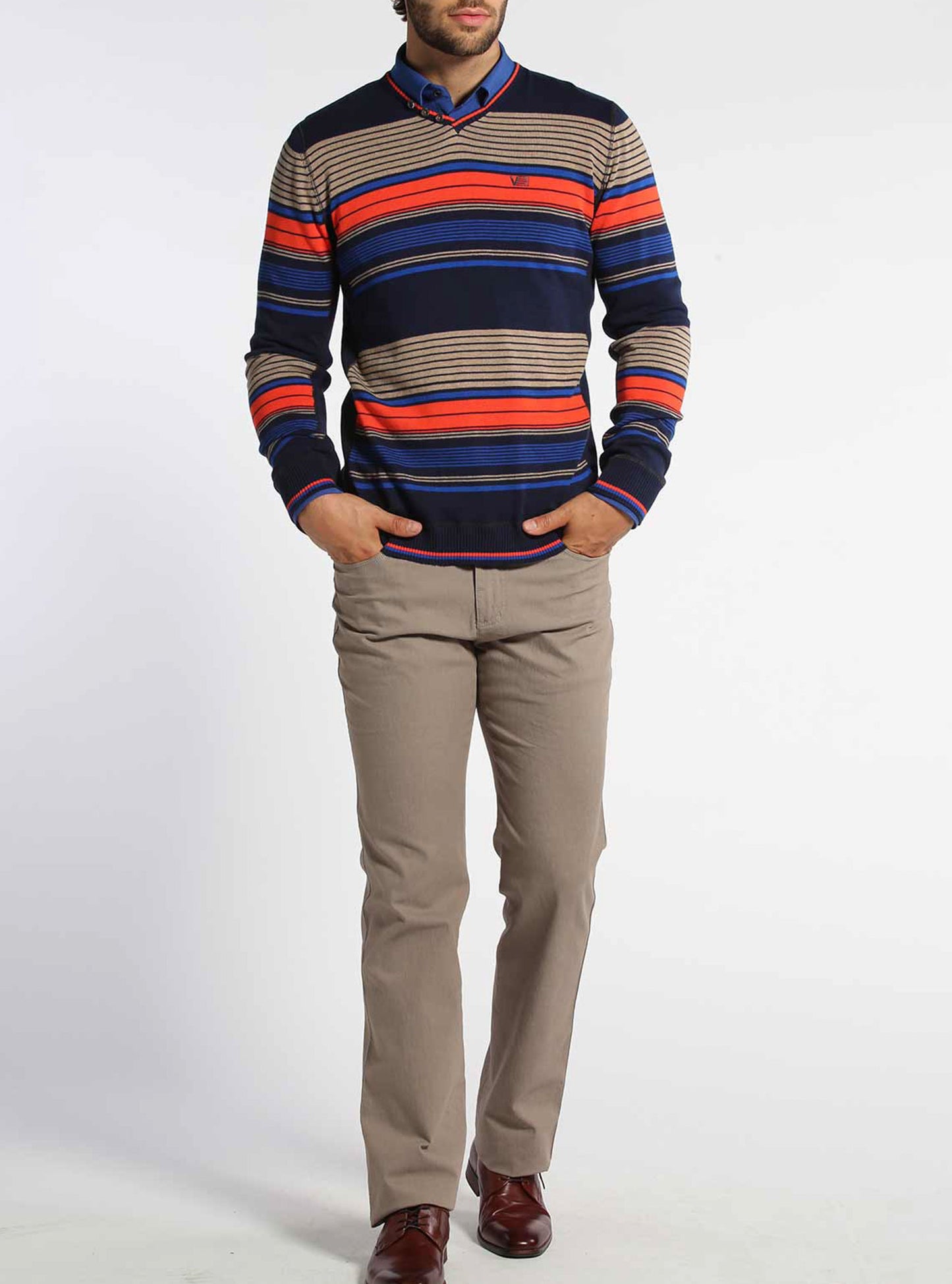 Men's v neck sweater